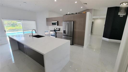 1421 SW 104th Ave, Pembroke Pines, Florida 33025, USA