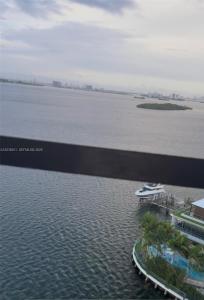 11930 N Bayshore Dr PH-8, North Miami, Florida 33181, USA