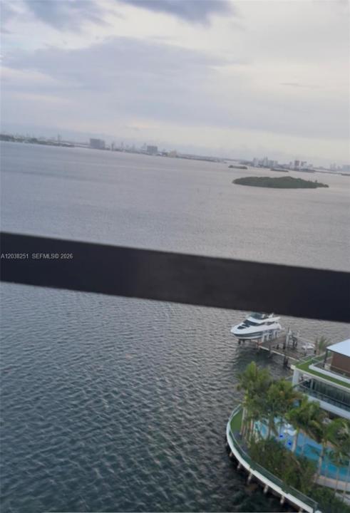 11930 N Bayshore Dr PH-8, North Miami, Florida 33181, Stati Uniti