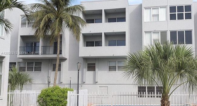 1555 W 44th Pl 203, Hialeah, Florida 33012, Stati Uniti