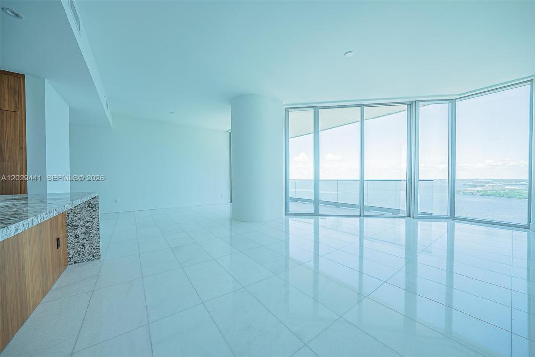 175 SE 25th Rd 2103, Miami, Floryda 33129, USA