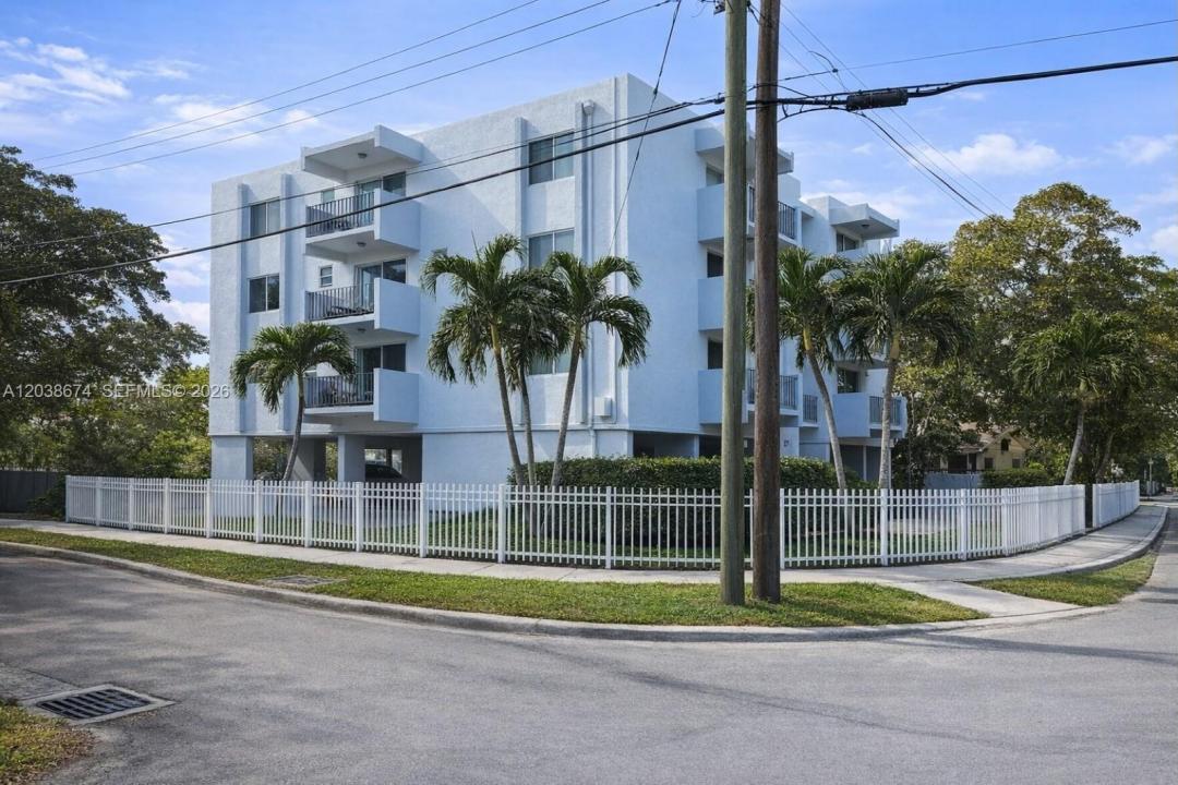 1090 NE 129th St 205, North Miami, Flórida 33161, Estados Unidos