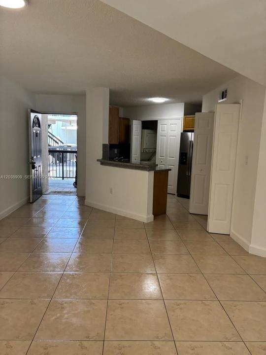 6276 NW 186th St 204, Hialeah, Floride 33015, États-Unis
