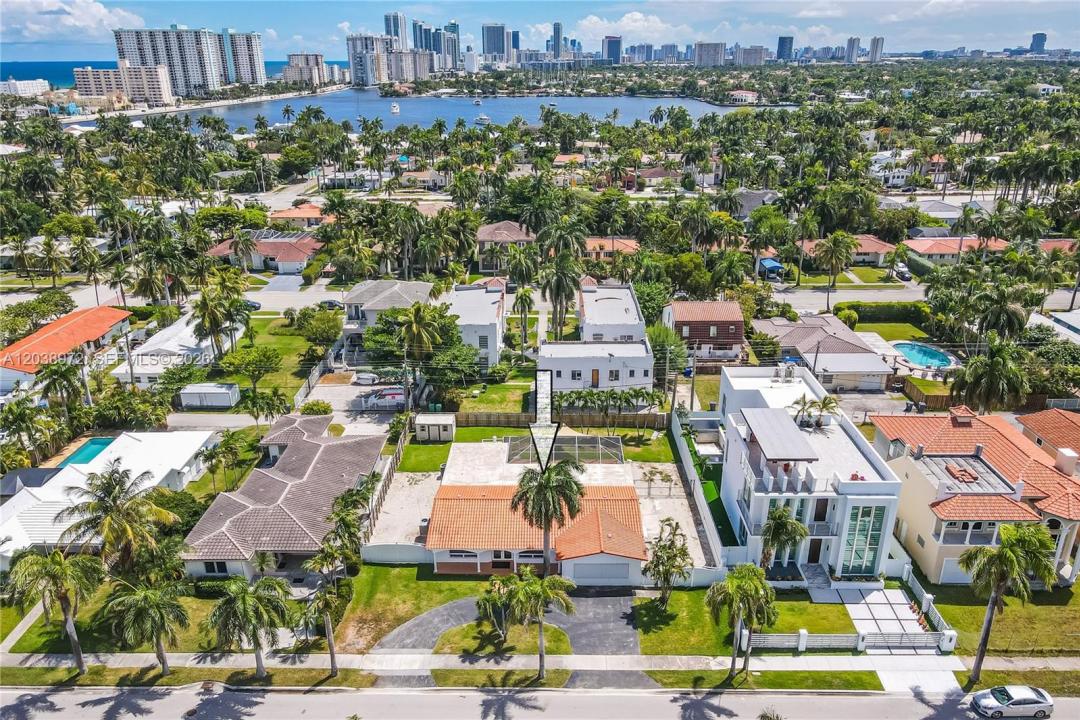 816 Polk St 1, Hollywood, Florida 33019, USA
