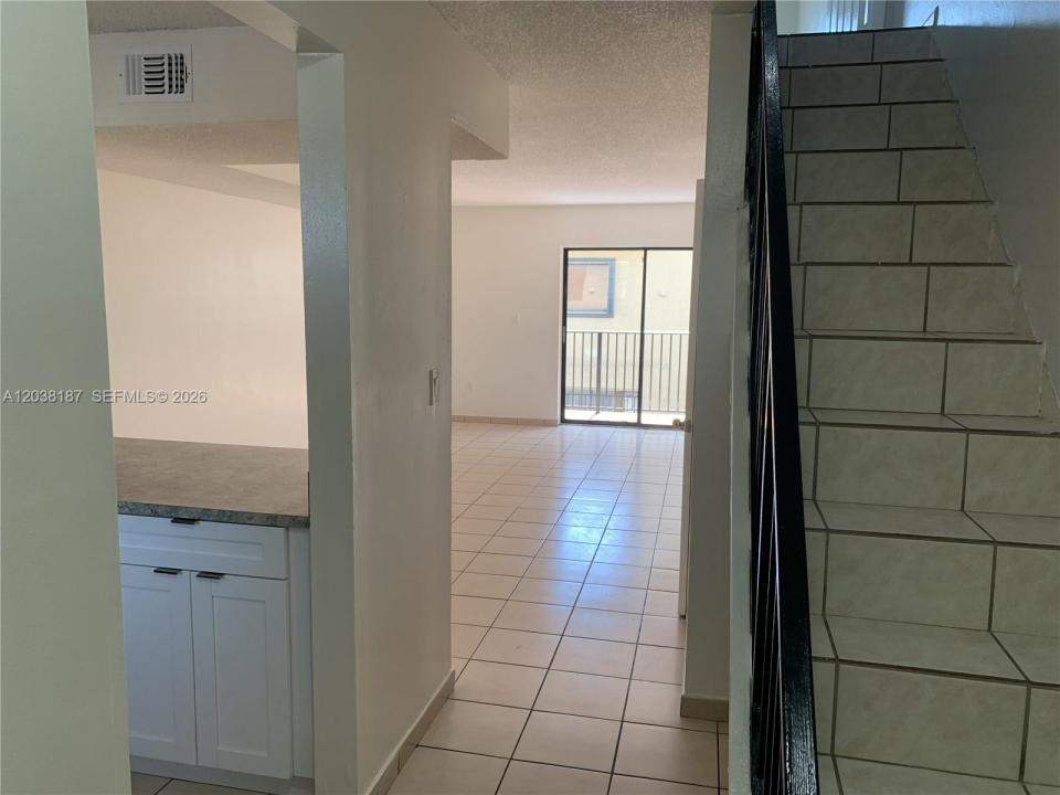 2319 W 60th St D212, Hialeah, Floride 33016, États-Unis
