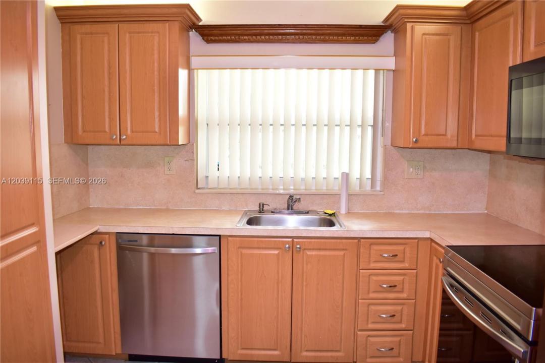 9300 Sunrise Lakes Blvd 208, Sunrise, Floride 33322, États-Unis