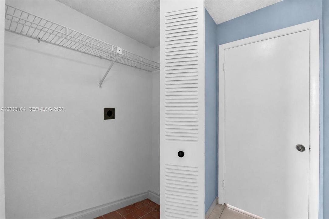 431 SE 3rd St 402, Dania Beach, Floride 33004, États-Unis