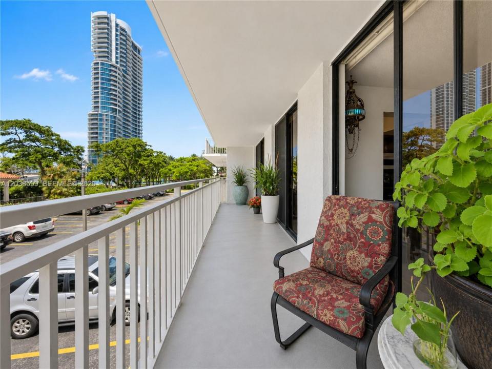 210 174th St M18, Sunny Isles Beach, Floride 33160, États-Unis