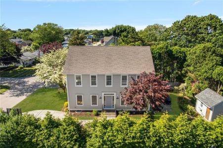 42 Camden Road, Narragansett, Rhode Island 02882, USA