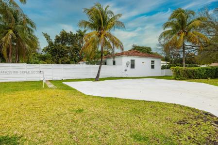 1029 NE 113 St South, Biscayne Park, Floride 33161, États-Unis