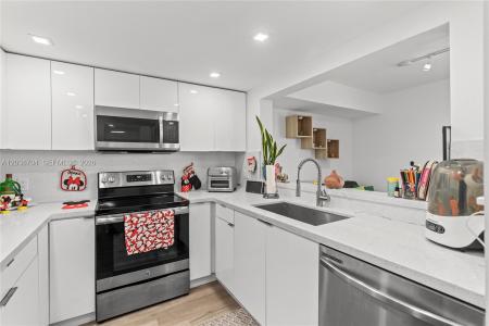 2055 SW 122nd Ave 326, Miami, Florida 33175, USA