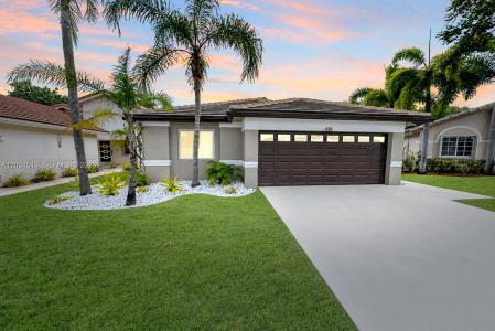 414 SW 177th Ave, Pembroke Pines, Florida 33029, USA
