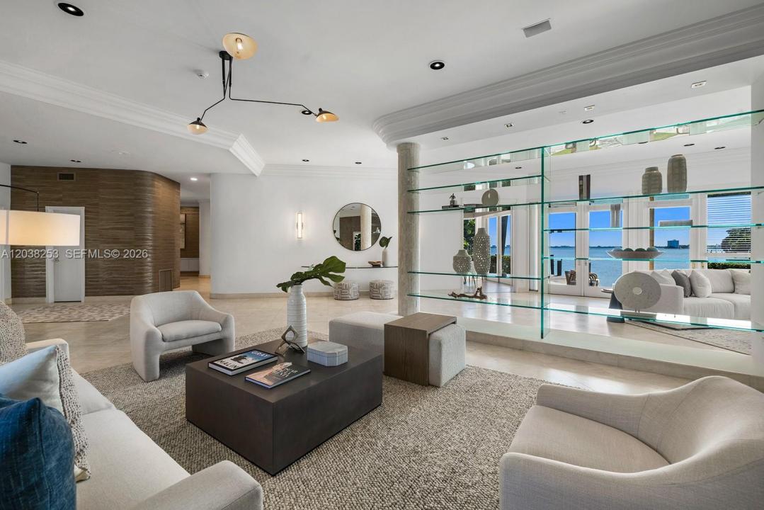 6500 N Bay Rd, Miami Beach, Florida 33141, USA