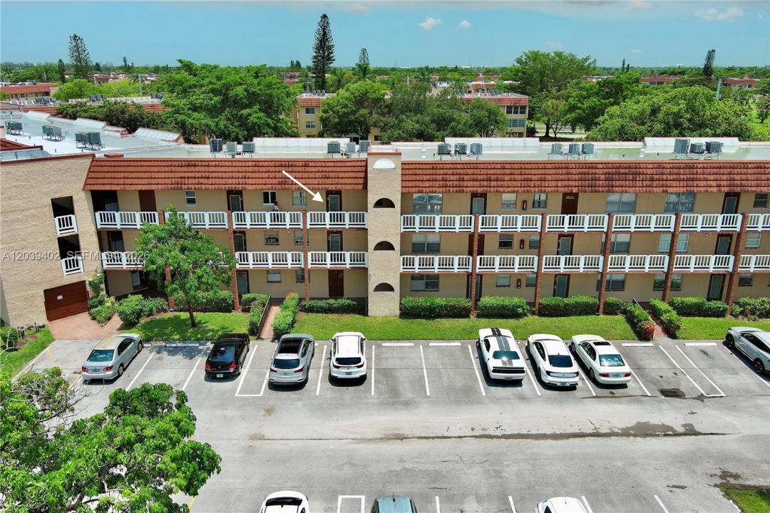 9281 Sunrise Lakes Blvd 308, Sunrise, Floride 33322, États-Unis