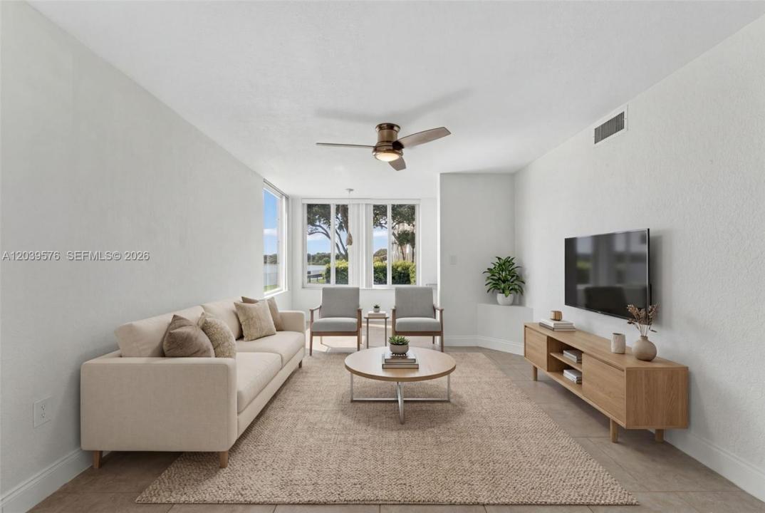 2841 N Oakland Forest Dr 110, Oakland Park, Florida 33309, Stati Uniti