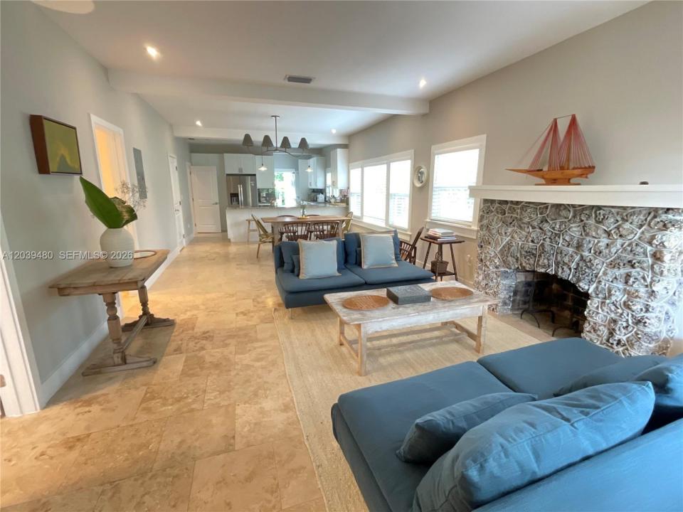 2434 SW 15th St 2434, Miami, Florida 33145, USA