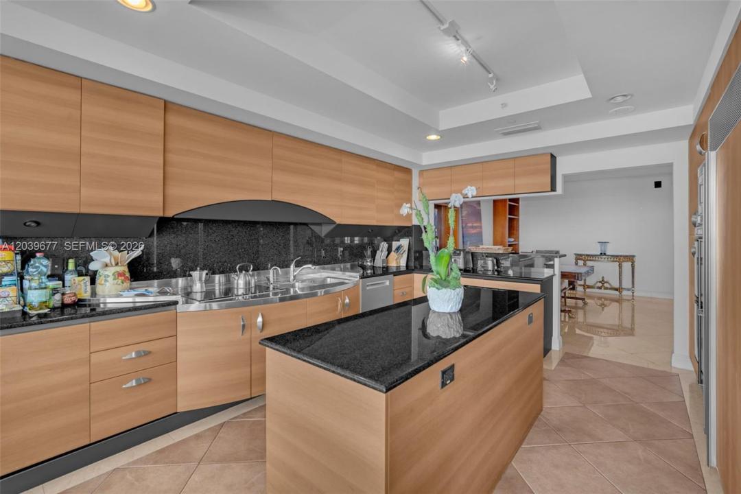 19955 NE 38th Ct 2204, Aventura, Floride 33180, États-Unis