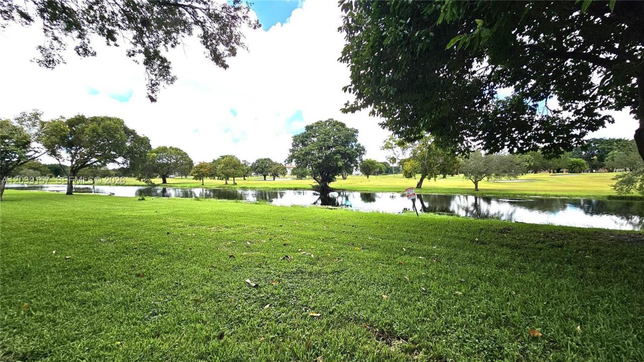 13155 SW 7th Ct 109E, Pembroke Pines, Florida 33027, Stati Uniti