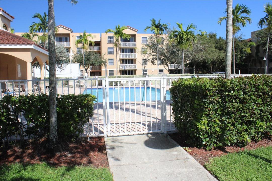 519 E Sheridan St 1082, Dania Beach, Floride 33004, États-Unis