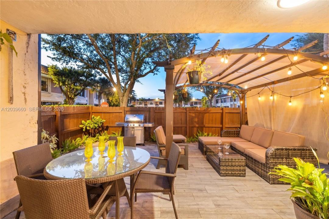 2771 NE 164th St 12, North Miami Beach, Florida 33160, Stati Uniti