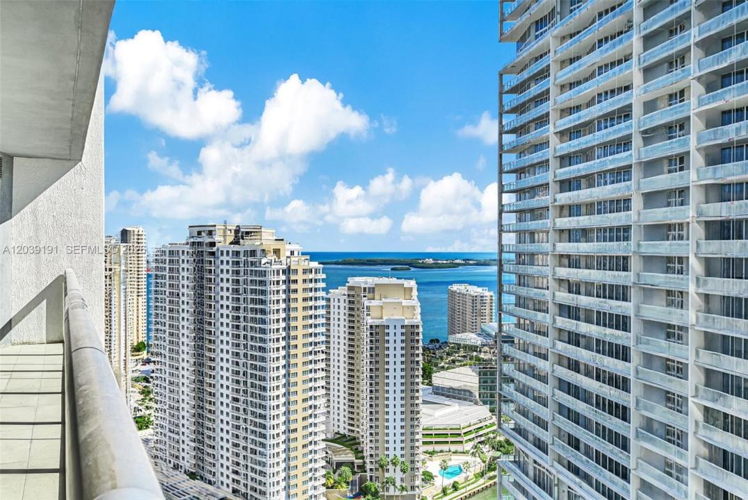 475 Brickell Ave 3113, Miami, Florida 33131, USA