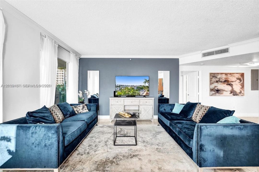 17555 NW Atlantic Blvd 608, Sunny Isles Beach, Flórida 33160, Estados Unidos