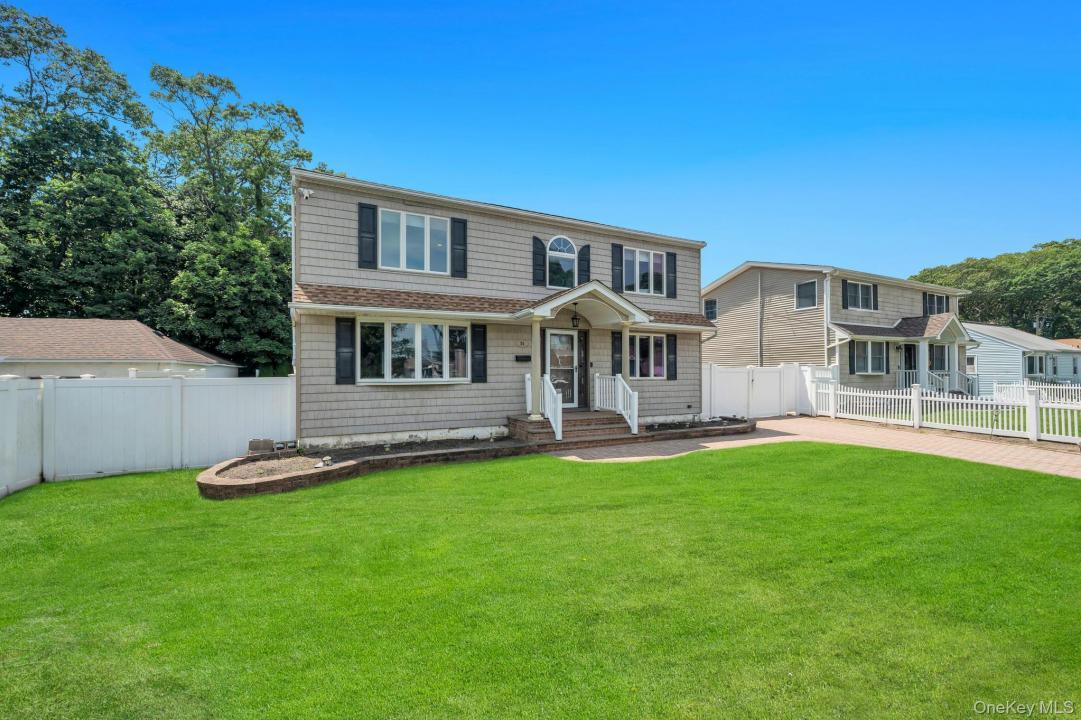 24 Worden Place, West Babylon, New York 11704, États-Unis