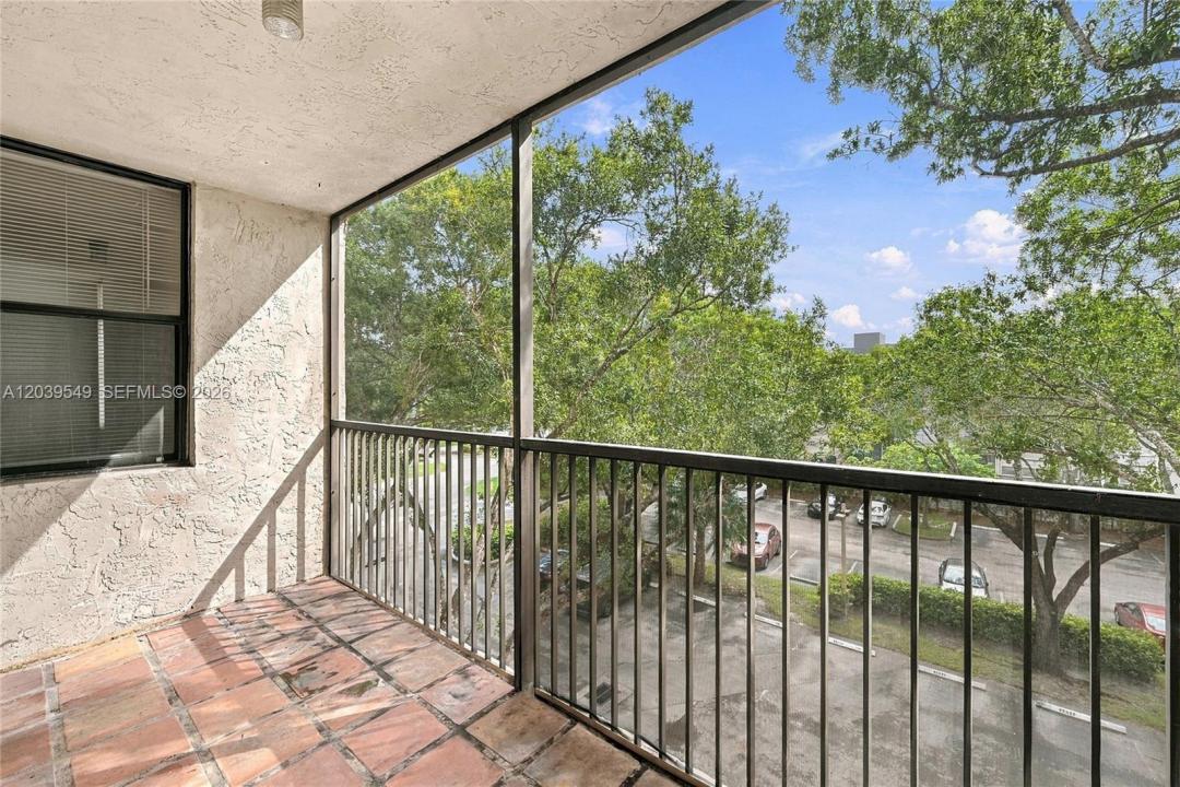 6800 Cypress Rd 411, Plantation, Florida 33317, Stati Uniti