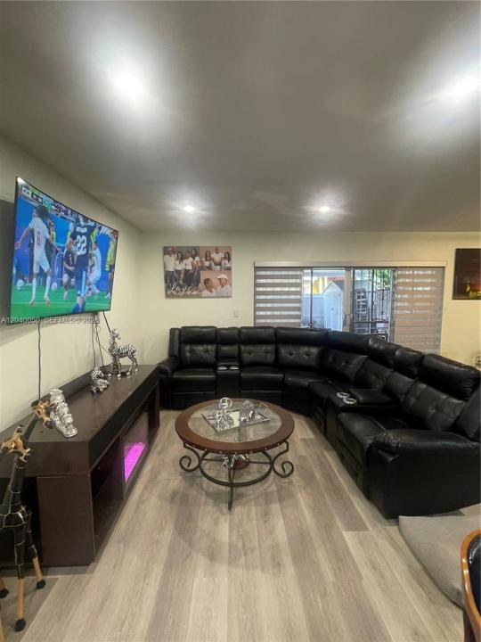 6945 W 2nd Way, Hialeah, Floride 33014, États-Unis