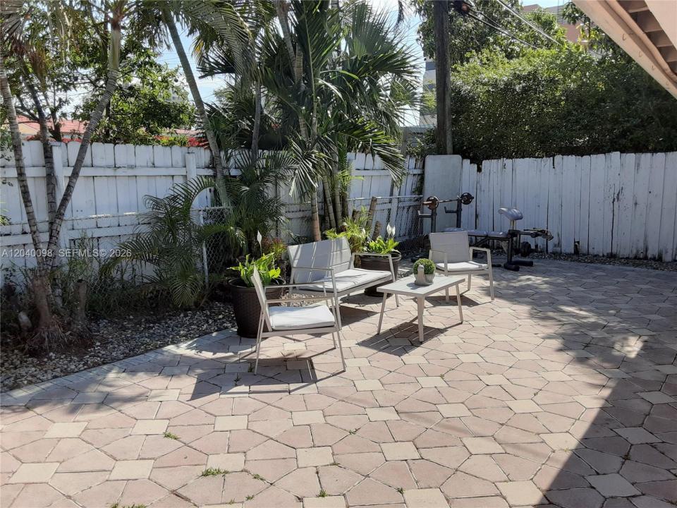 4074 NW 4th St, Miami, Floride 33126, États-Unis