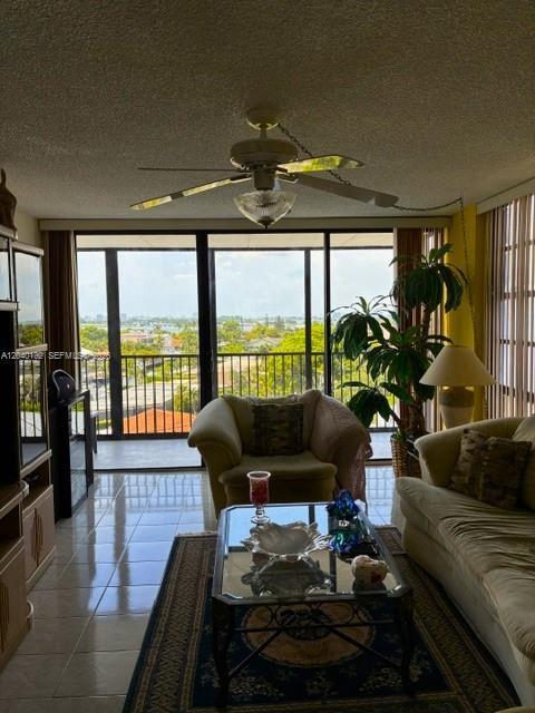 2500 NE 135th St C611, North Miami, Floride 33181, États-Unis