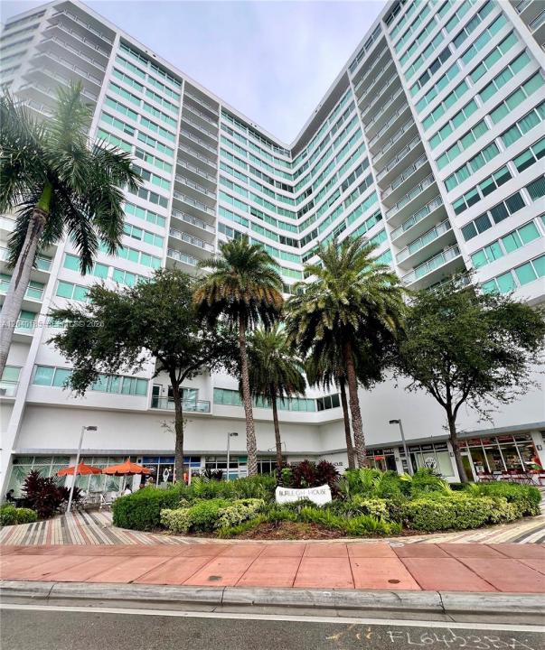7135 Collins Ave 1523, Miami Beach, Florida 33141, USA