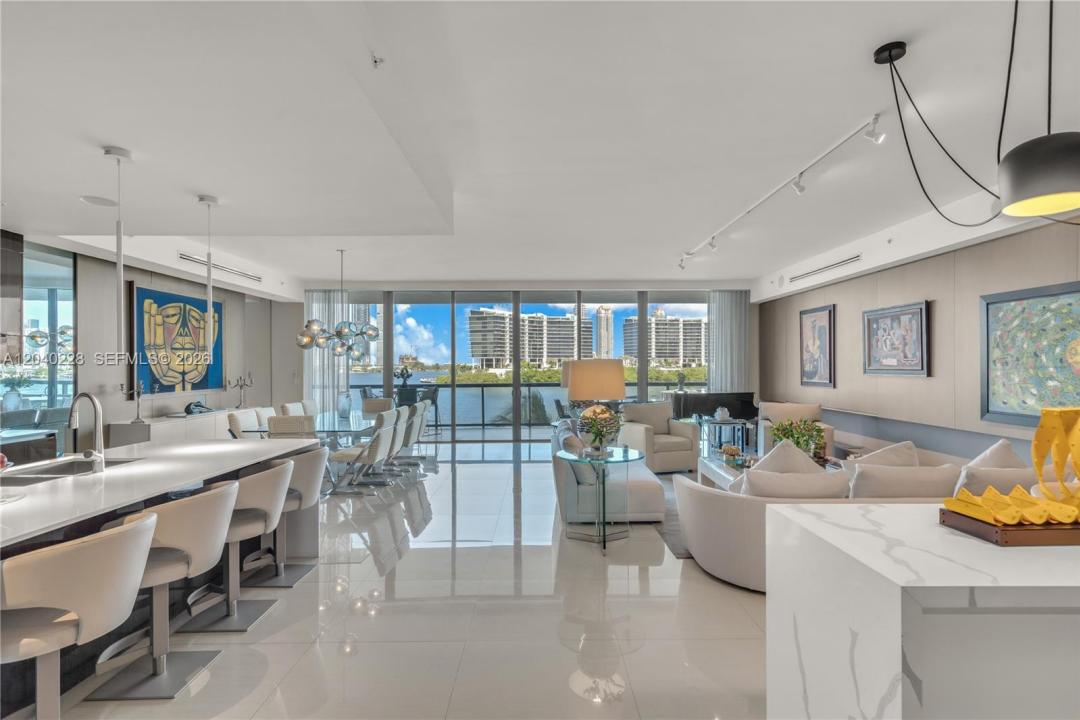 3300 NE 188th St 318, Aventura, Floride 33180, États-Unis