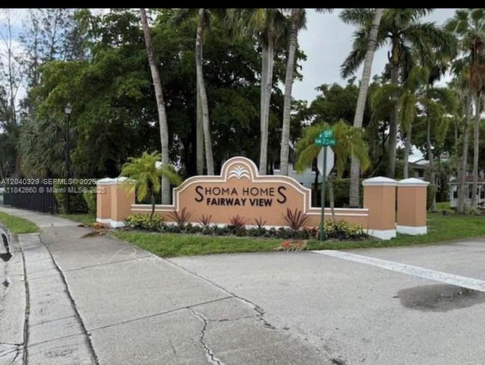 17640 NW 73rd Ave 204-19, Hialeah, Florida 33015, USA