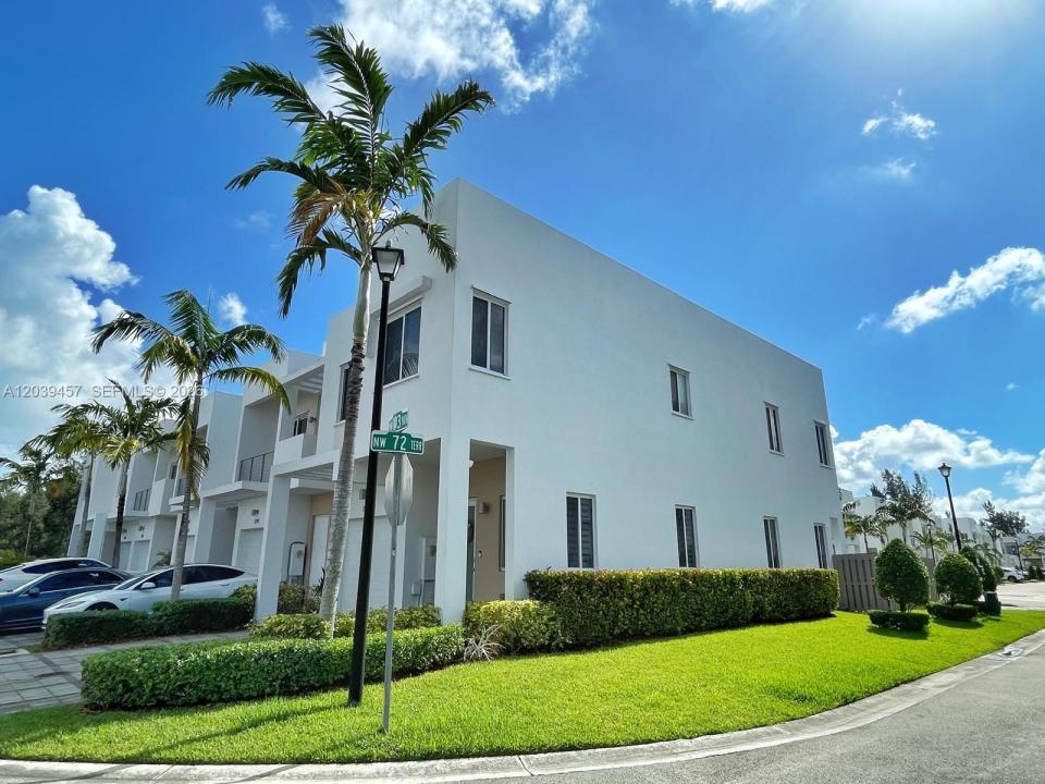 7243 NW 103rd Path, Doral, فلوريدا 33178, الولايات المتحدة