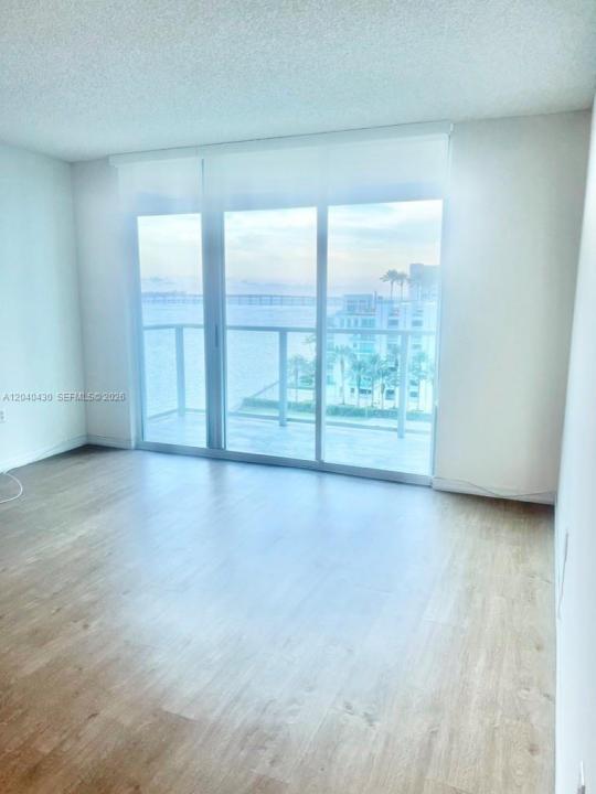 1155 BRICKELL BAY DR 807, Miami, Flórida 33131, Estados Unidos