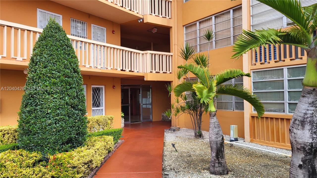 1591 NE Miami Gardens Dr 306, Miami, Floride 33179, États-Unis