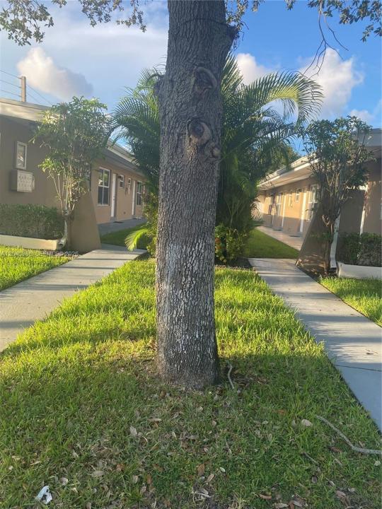 2011 NE 167th St 9, North Miami Beach, Floride 33162, États-Unis