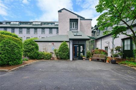 25 Water Street 205, East Greenwich, Rhode Island 02818, USA