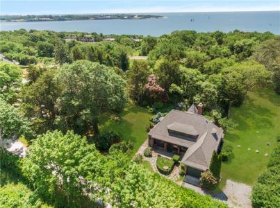 345 Highland Drive, Jamestown, רוד איילנד 02835, ארצות הברית של אמריקה