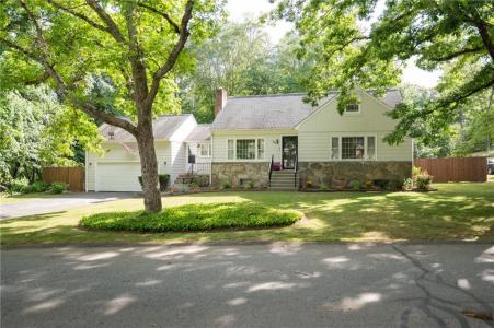 74 Follett Street, North Smithfield, Rhode Island 02896, Estados Unidos