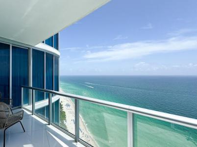 17001 Collins Avenue 4204, Sunny Isles Beach, Florida 33160