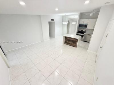 7857 Ashmont Cir 213, Tamarac, Florida 33321, USA