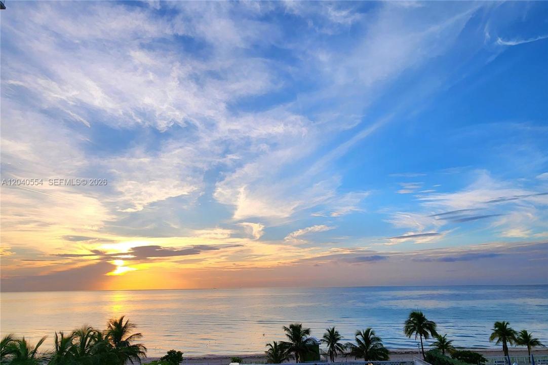 2030 S Ocean Dr 1803, Hallandale Beach, Florida 33009, USA