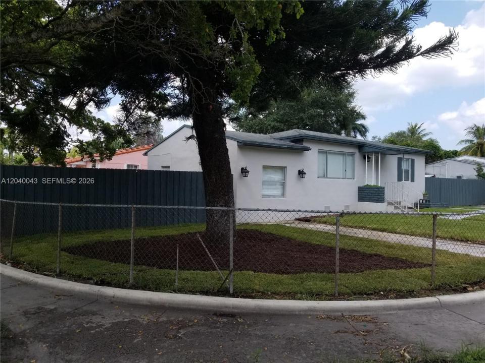 1201 NE 148th St B, Miami, Floride 33161, États-Unis