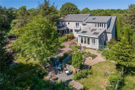 517 Lake Road, Tiverton, Rhode Island 02878, USA