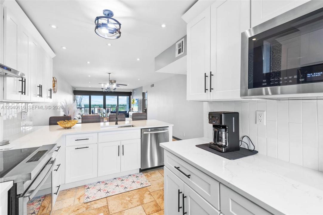 1401 N Riverside Dr 1406, Pompano Beach, Floryda 33062, USA