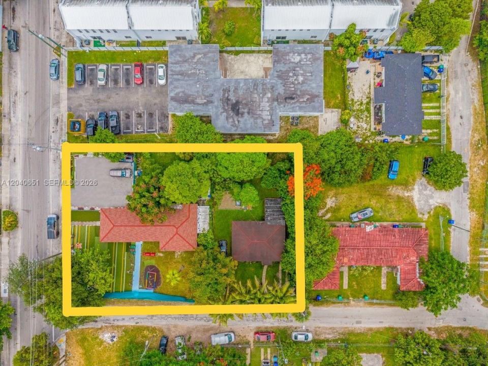 7722 NW 1st Ave, Miami, Florida 33150, USA
