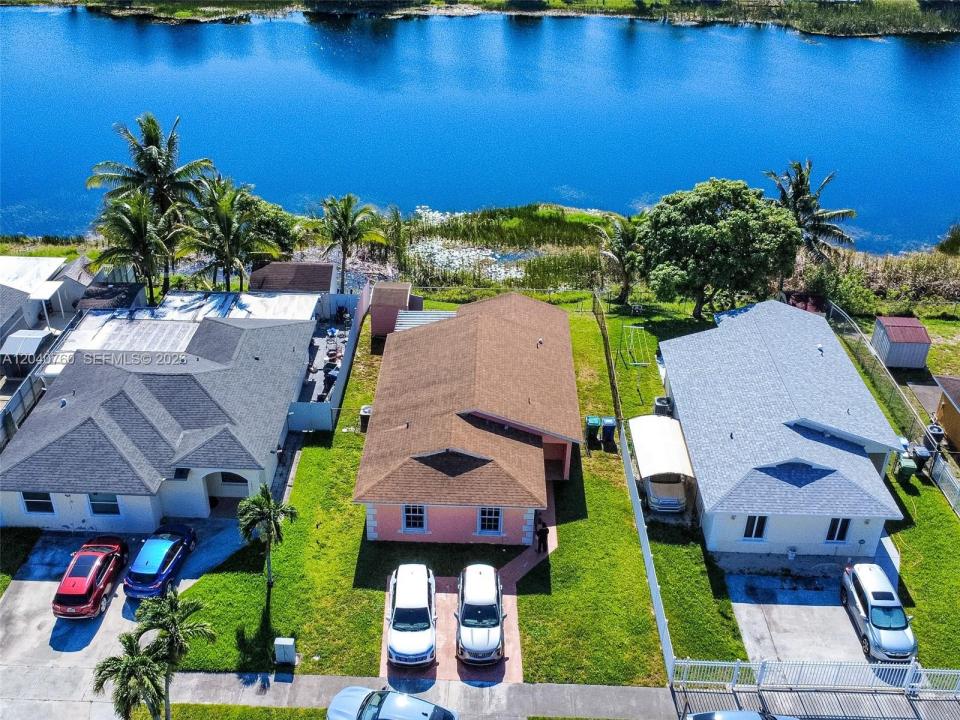 19251 NW 33rd Ave, Miami Gardens, Floride 33056, États-Unis
