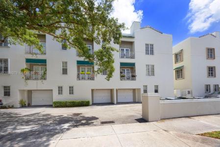 5801 SW 74th Ter 3, South Miami, Florida 33143, USA